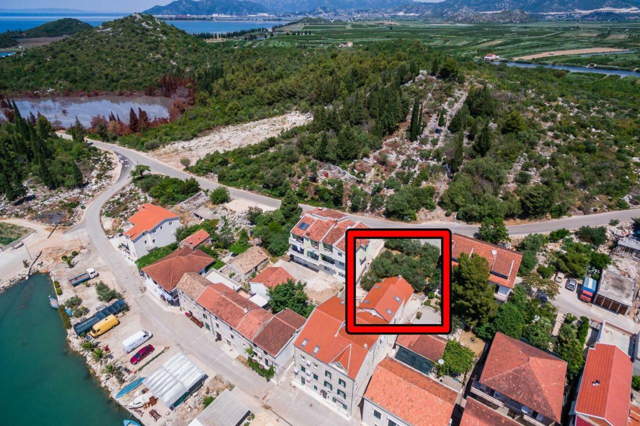Ana Apartments Blace Bagian luar foto