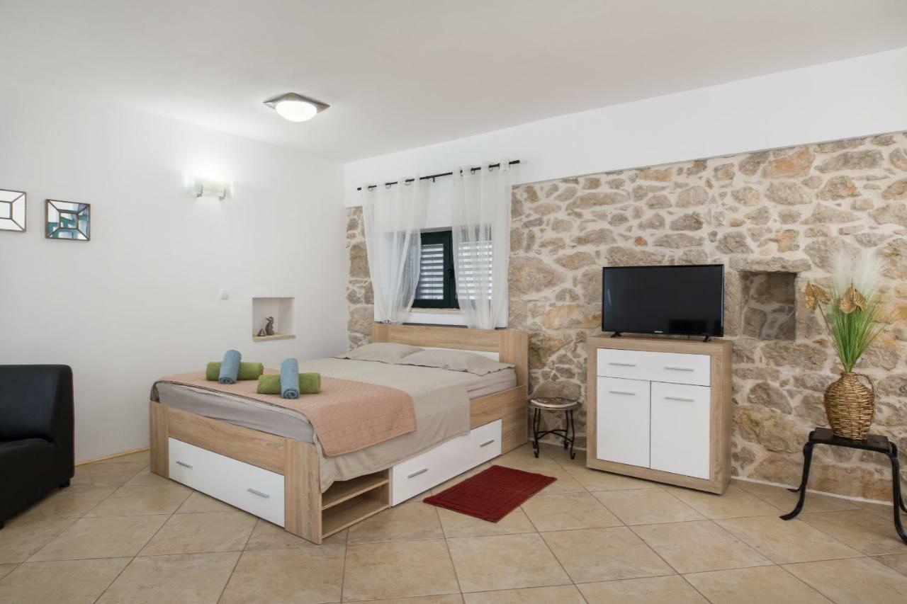 Ana Apartments Blace Bagian luar foto