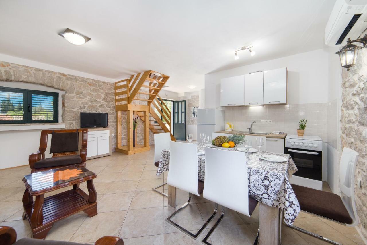 Ana Apartments Blace Bagian luar foto