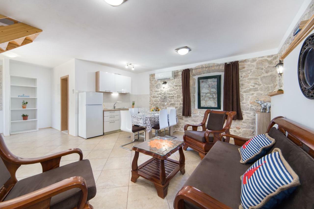 Ana Apartments Blace Bagian luar foto
