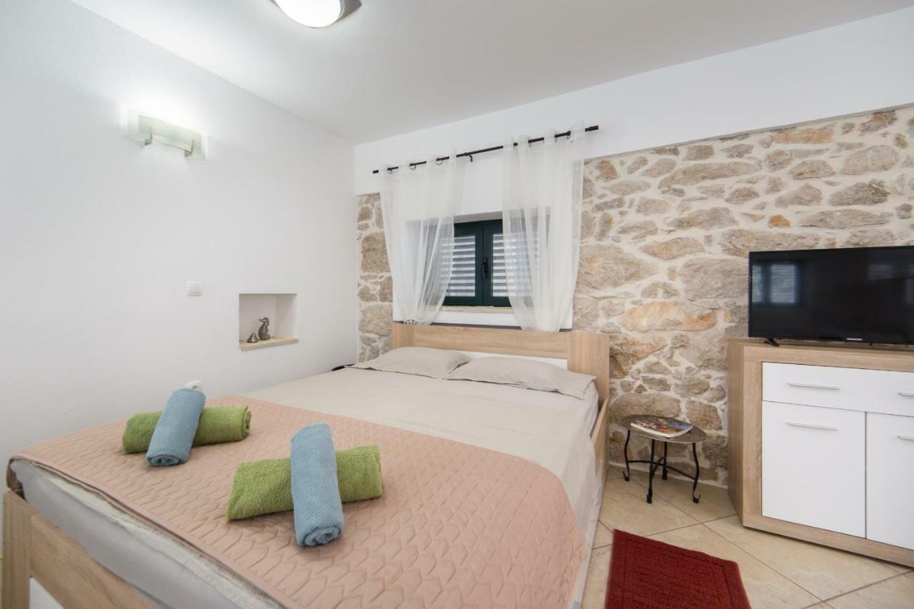 Ana Apartments Blace Bagian luar foto