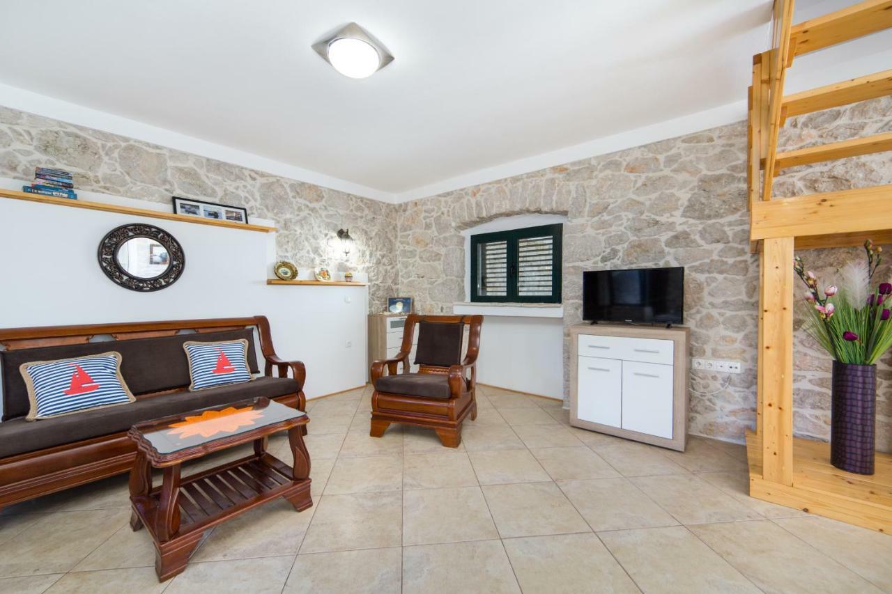 Ana Apartments Blace Bagian luar foto