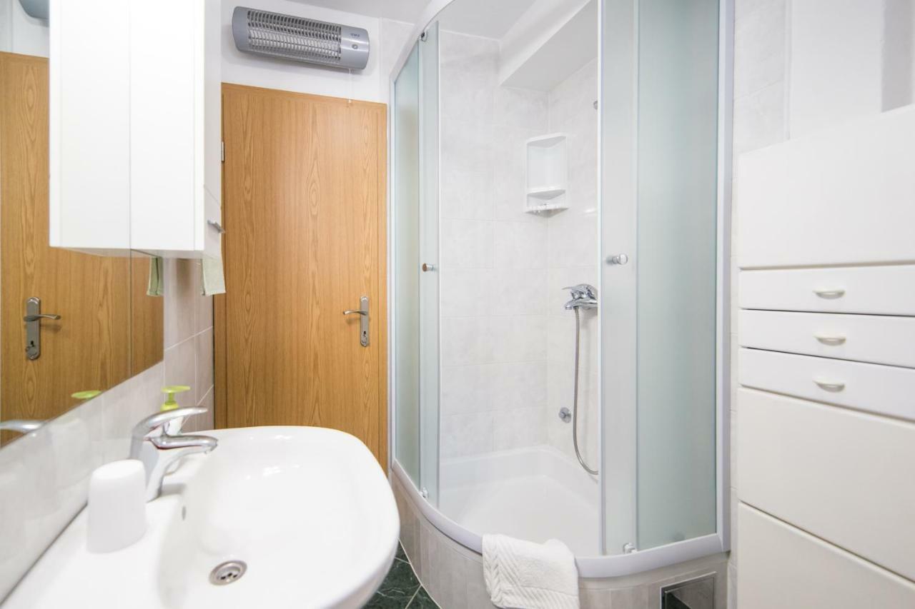 Ana Apartments Blace Bagian luar foto