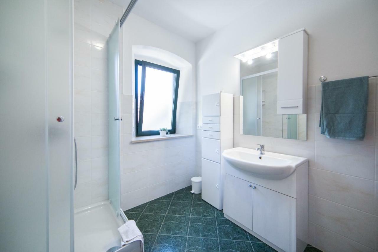 Ana Apartments Blace Bagian luar foto