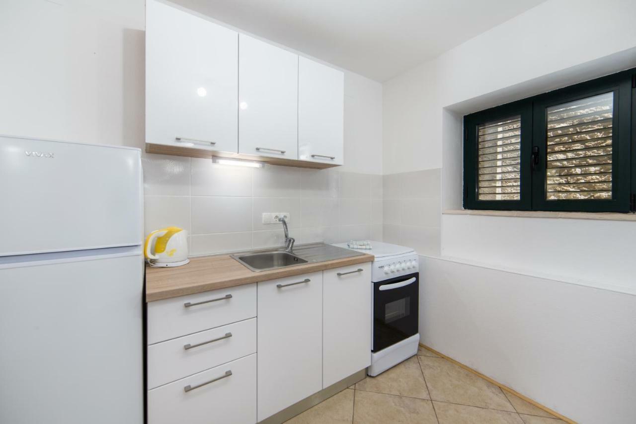Ana Apartments Blace Bagian luar foto
