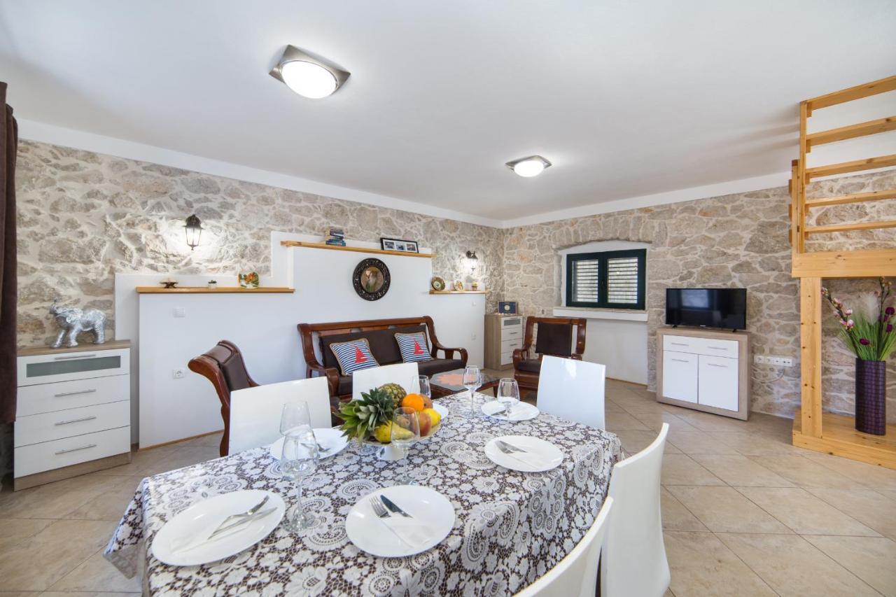 Ana Apartments Blace Bagian luar foto