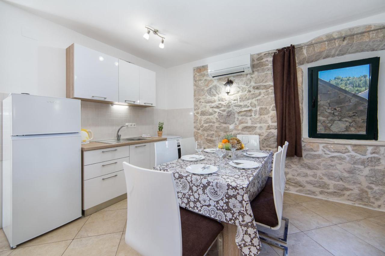 Ana Apartments Blace Bagian luar foto